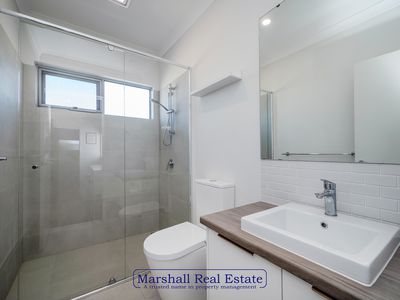 34 Hirundo Bend, Tapping