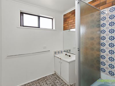 1 / 15 Schwarz Avenue, Horsham
