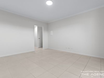 2 / 8 Peppering Way, Westminster