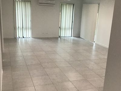 1 / 13 Sharp Cres, Branyan