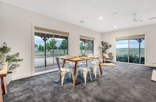 9 The Ridge, Oaklands Junction