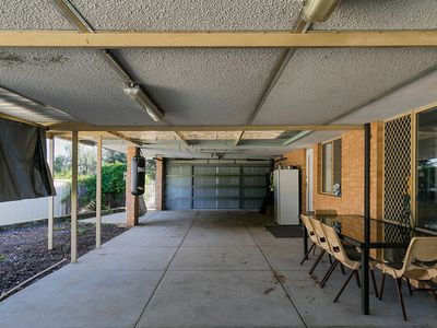 11 Mercer Court, Leda