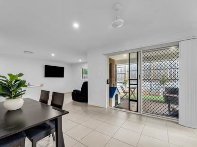 10 / 17 Bruce Lane, Camira