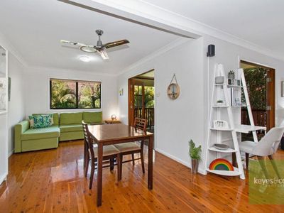 1 / 6 Grange Court, Castle Hill