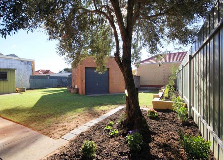 24 Freda Street, Netley