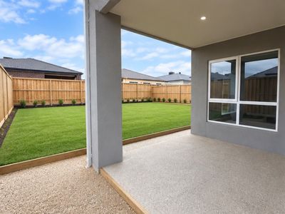 11 Winfred Drive, Mambourin