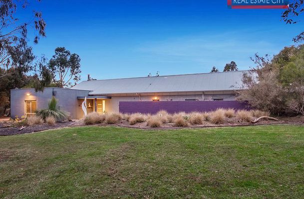 9 The Dress Circle, Oaklands Junction