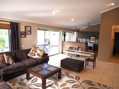 27 Sunrise Avenue, Tewantin