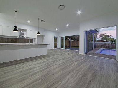 144 Kamarin Street, Manly West