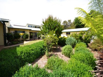 5 Drummond Street , Tawonga