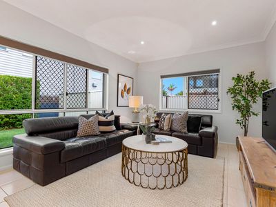 14 Rowland Ave, Wakerley