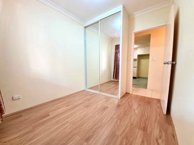 9 / 8 Fifth Avenue, Blacktown