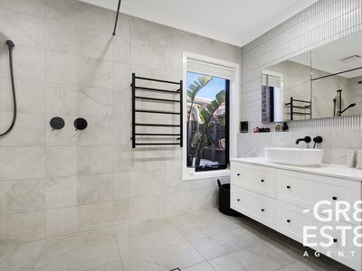 10 REDLEAF CLOSE, Hampton Park