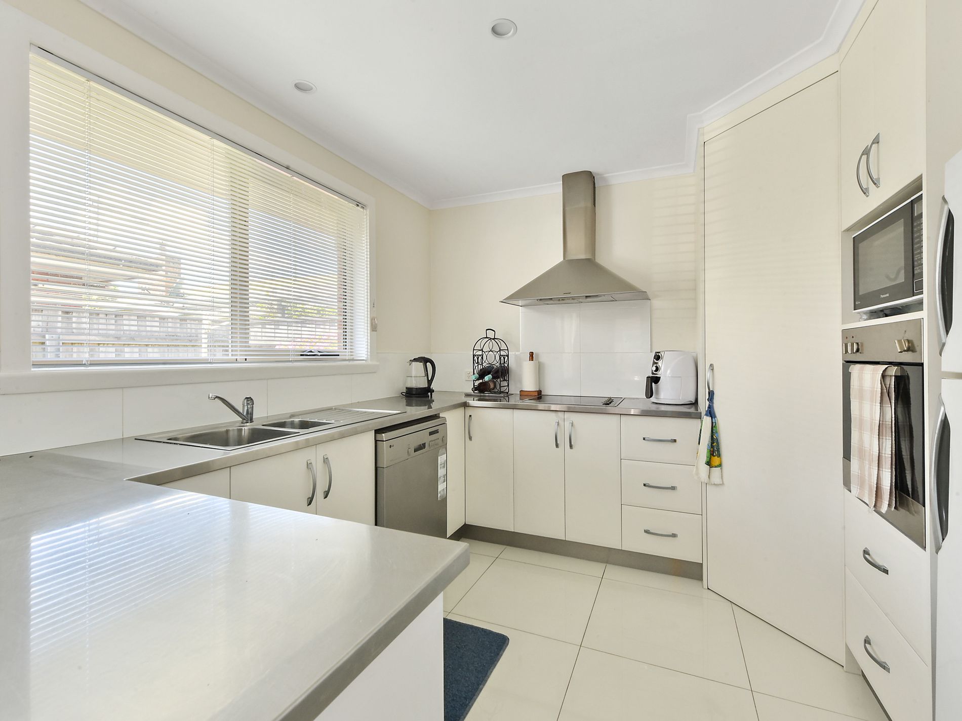 3 / 14 Macquarie Street, George Town