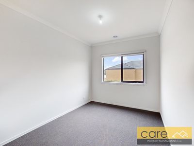 13 Creative Avenue, Clyde North
