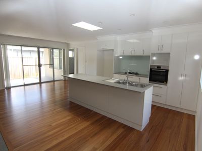 2 / 50 Amanda Crescent, Forster