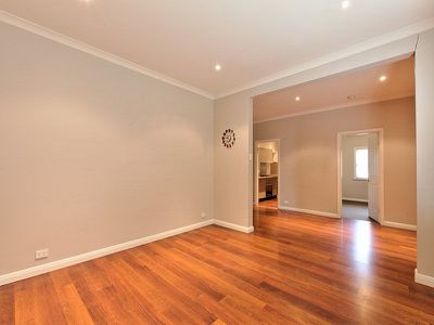 330 North Street, Albury