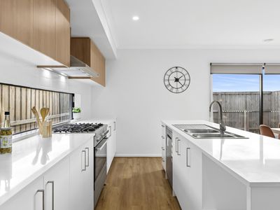 16 Tartan Drive, Clyde North