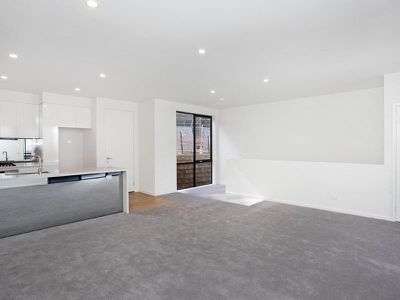 2 / 14 Horizon Drive, Maribyrnong