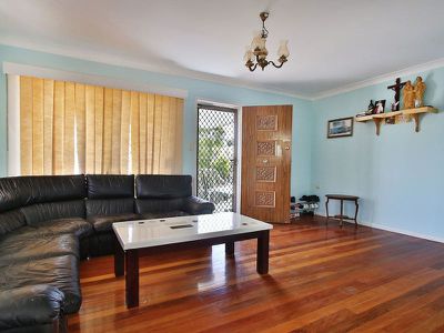 42 Elizabeth Cres, Goodna