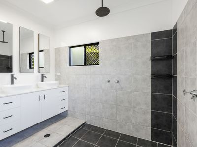 81 West Parkridge Drive, Brinsmead