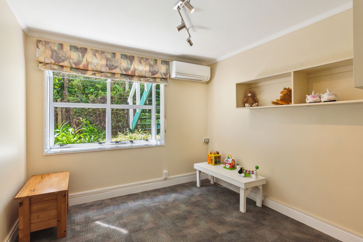 15B Kakariki Grove, Waikanae