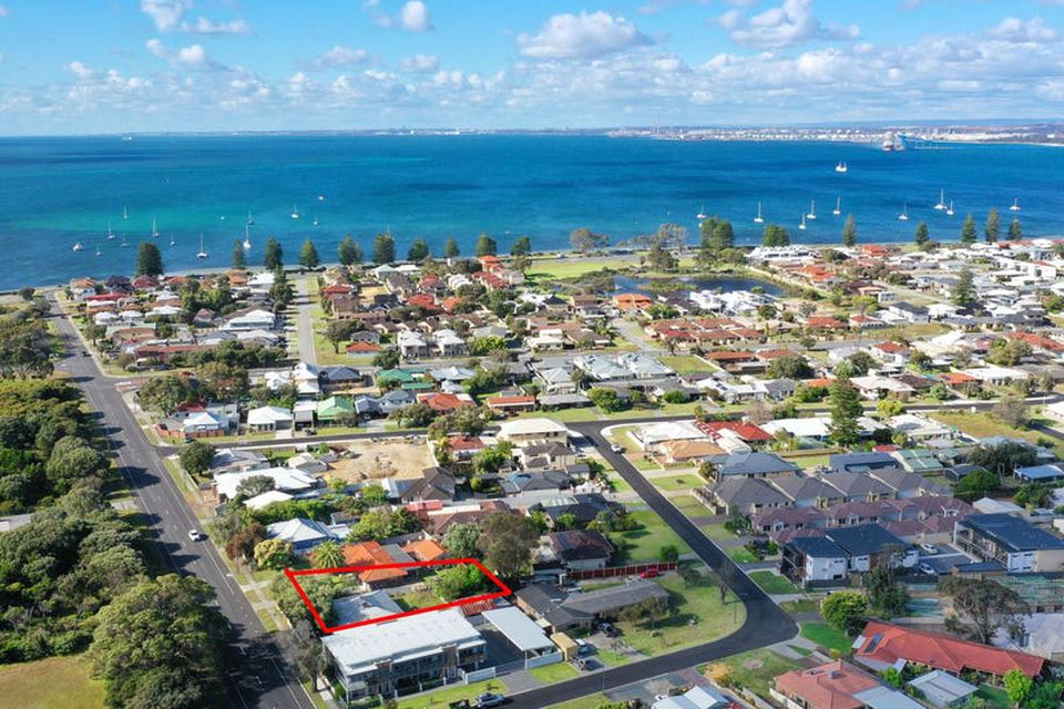 18 Safety Bay Road , Rockingham