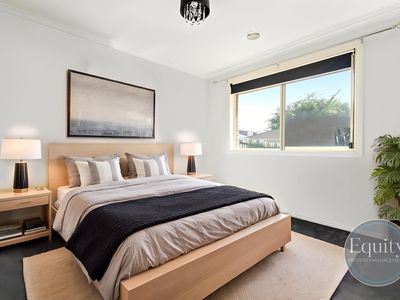 2 Little Acre Cl, Langwarrin
