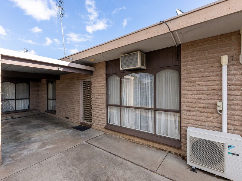 2 / 5 Schwarz Avenue, Horsham