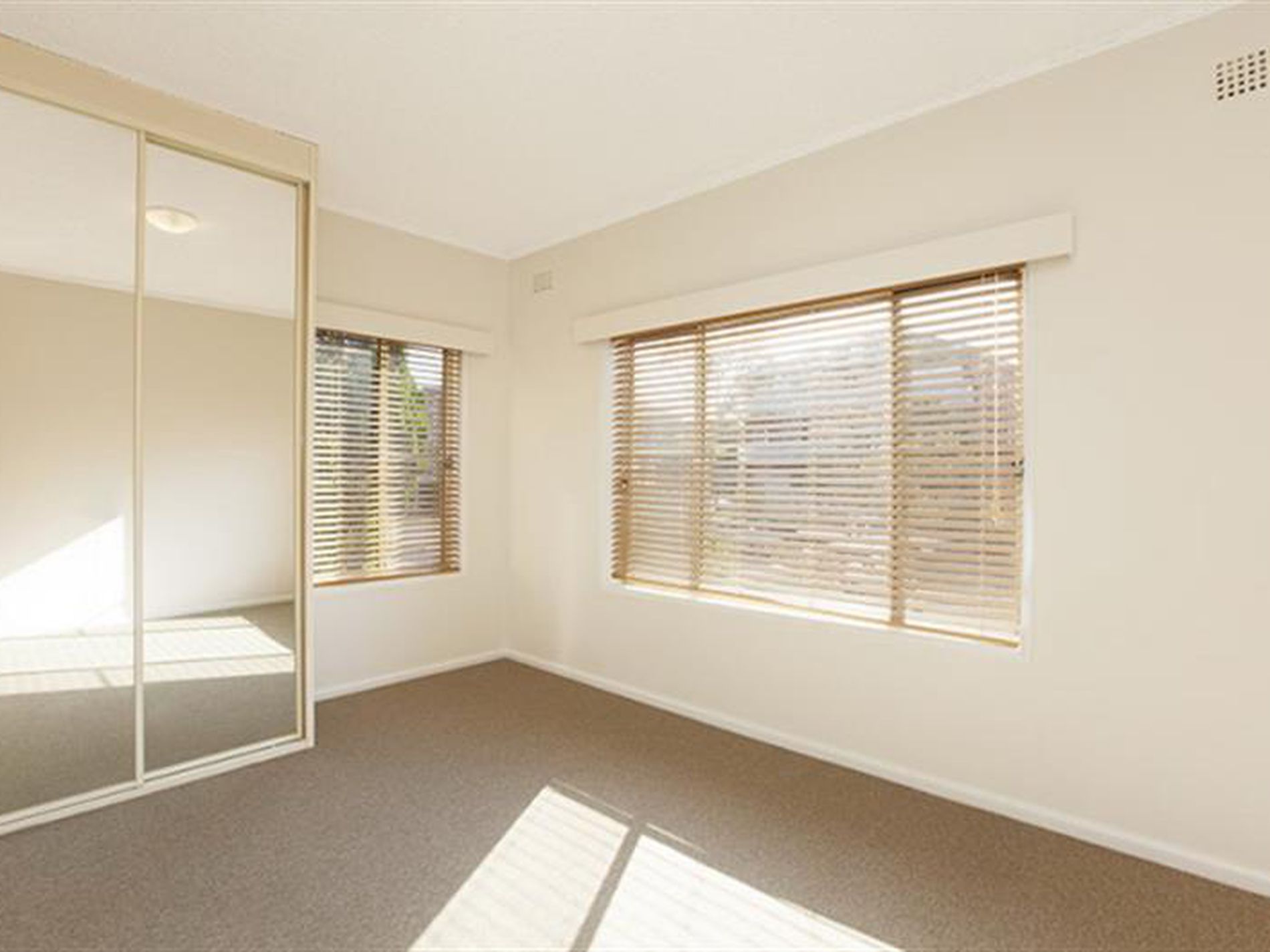 44 Queens Road, Brighton-le-sands