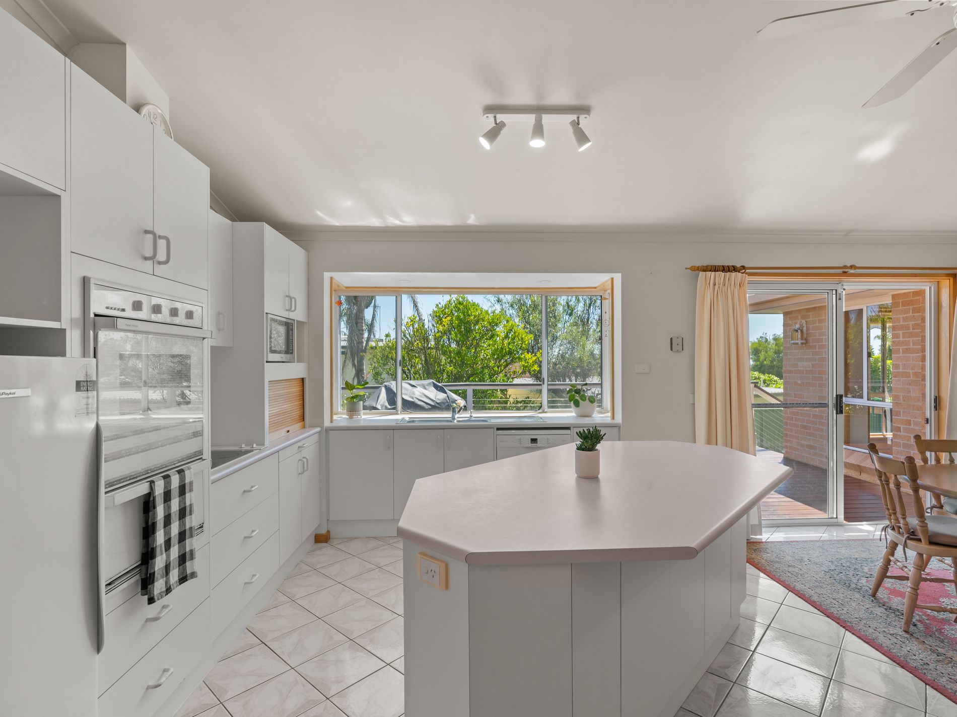 4 Chaucer Place, Ulladulla