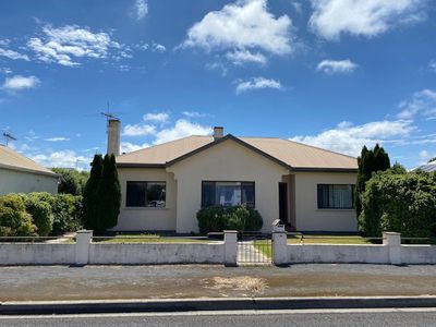 28 Benton street , Millicent