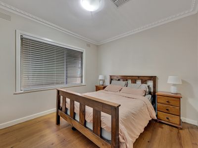 99 Swan Street, Wangaratta