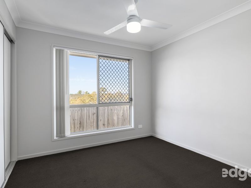 2 / 15 Pemswood Close, Deebing Heights