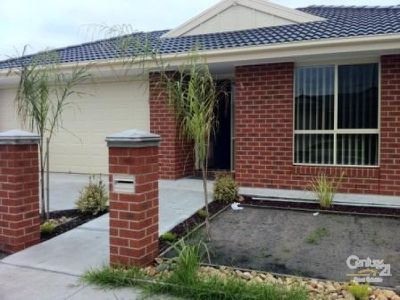 2 Pomegranate Way, Pakenham