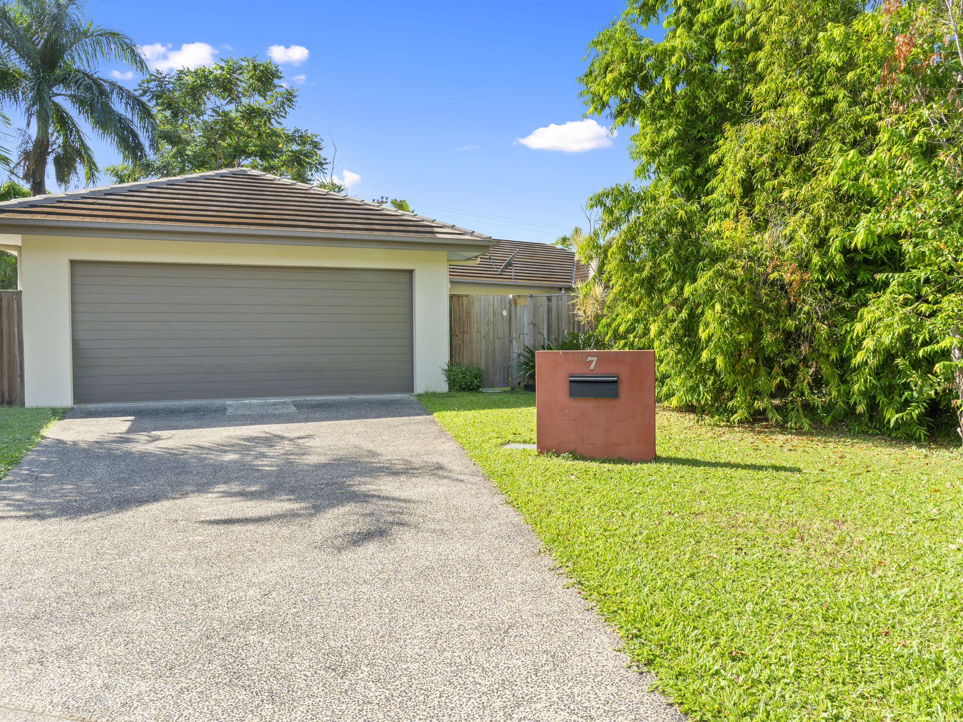 7 The Entrance, Kewarra Beach