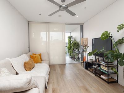 1028 / 16 Hamilton Place, Bowen Hills
