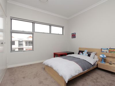 6 Barrow Crescent, North Coogee