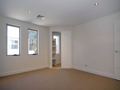 5/4 Rotherfield Rd, Westminster