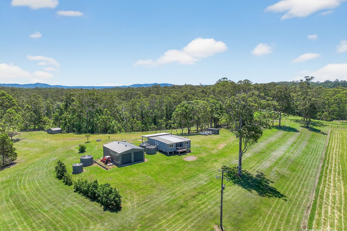 322 Hubbards Road North, Topi Topi