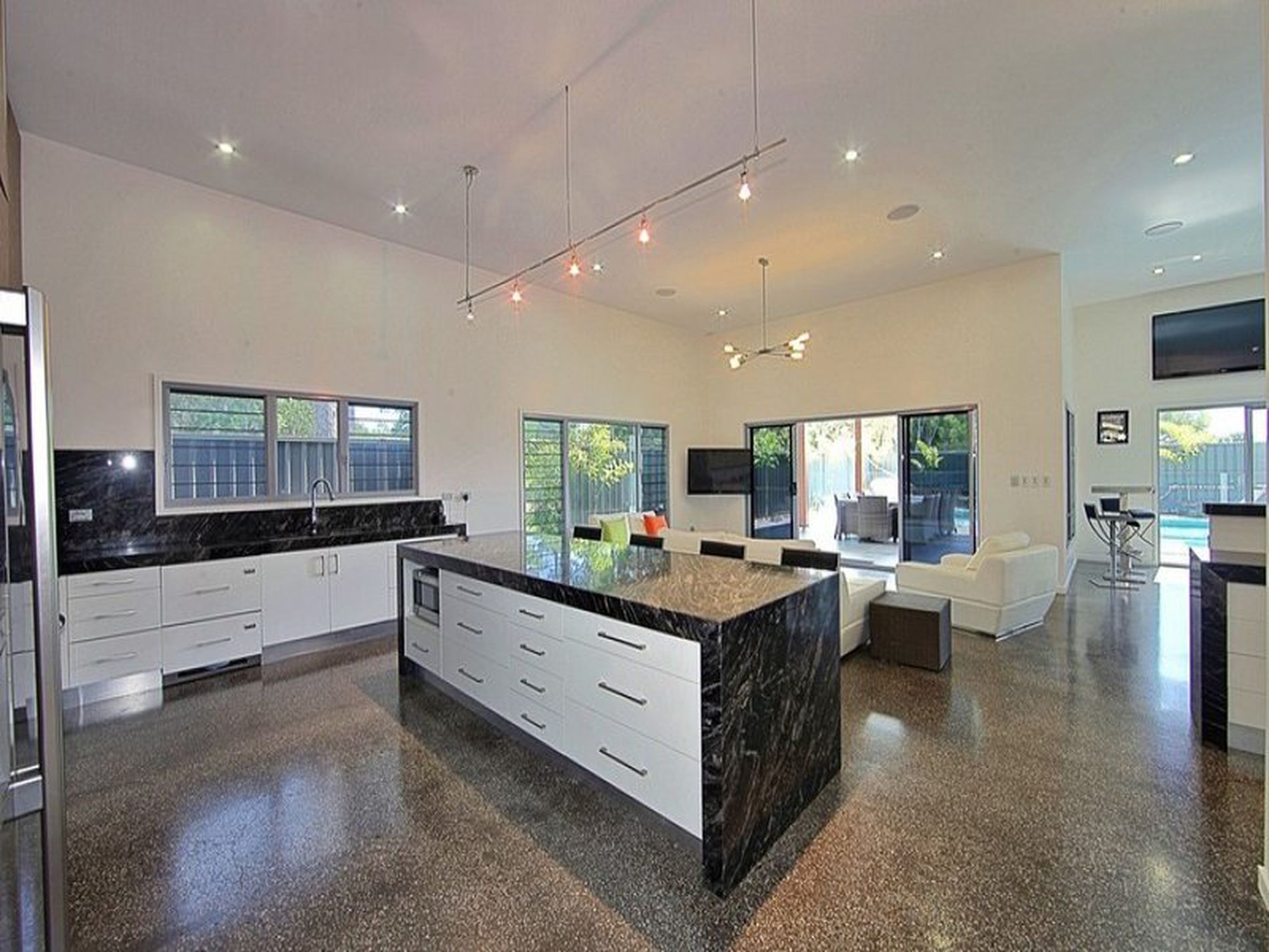 84 Acacia Street, Woodgate