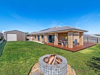 8 Lauremeg Place, Logan Village