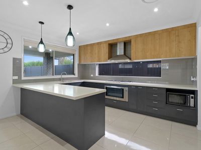 8 Jensen Street, Riverstone