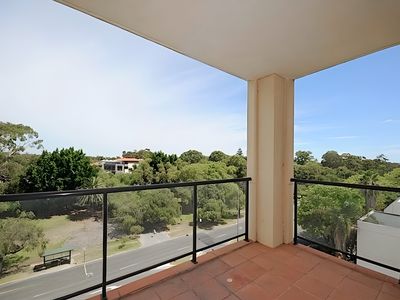 25 / 16 Kings Park Road, West Perth