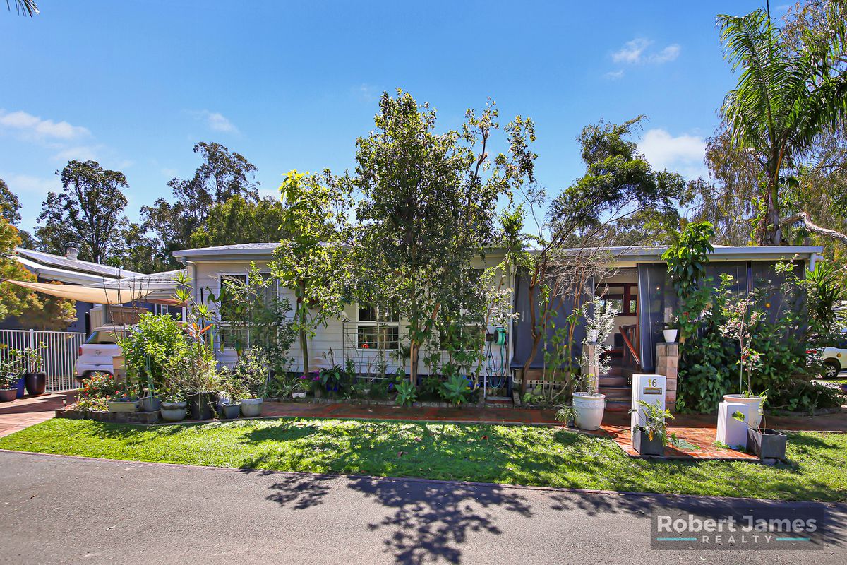 16 / 44 Tait Street, Tewantin