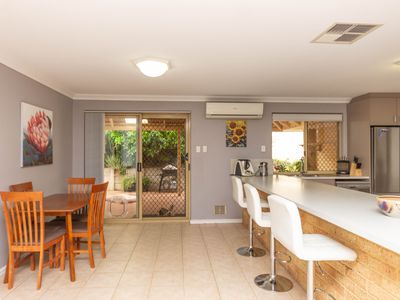 11 Robinia Rise, Helena Valley