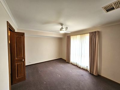 1 / 27 NORTH TERRACE, Millicent