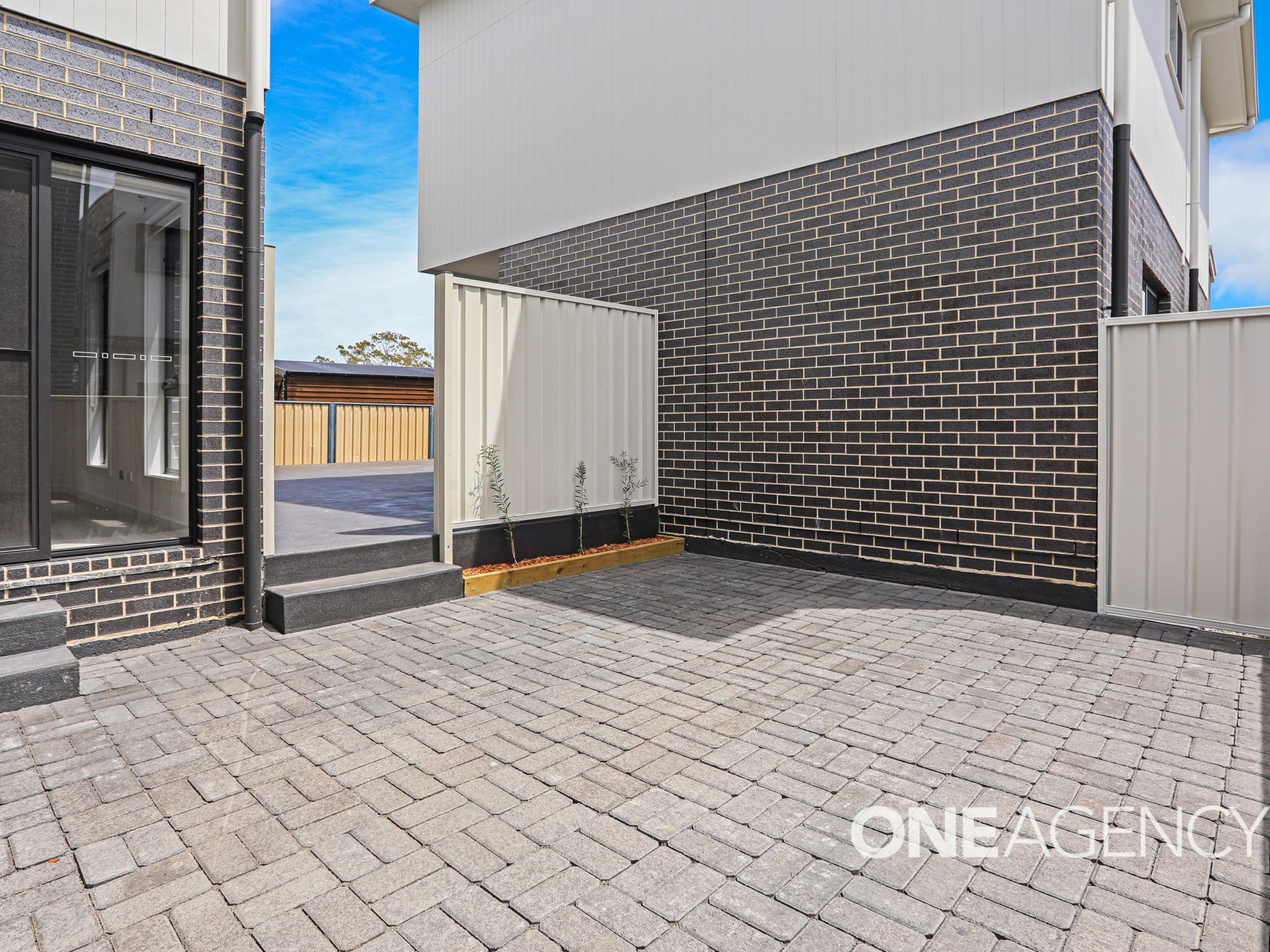 2 / 28 Fisher St, Oak Flats