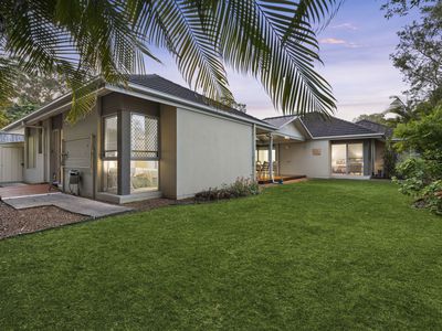 14 Barrington Crescent, Wakerley