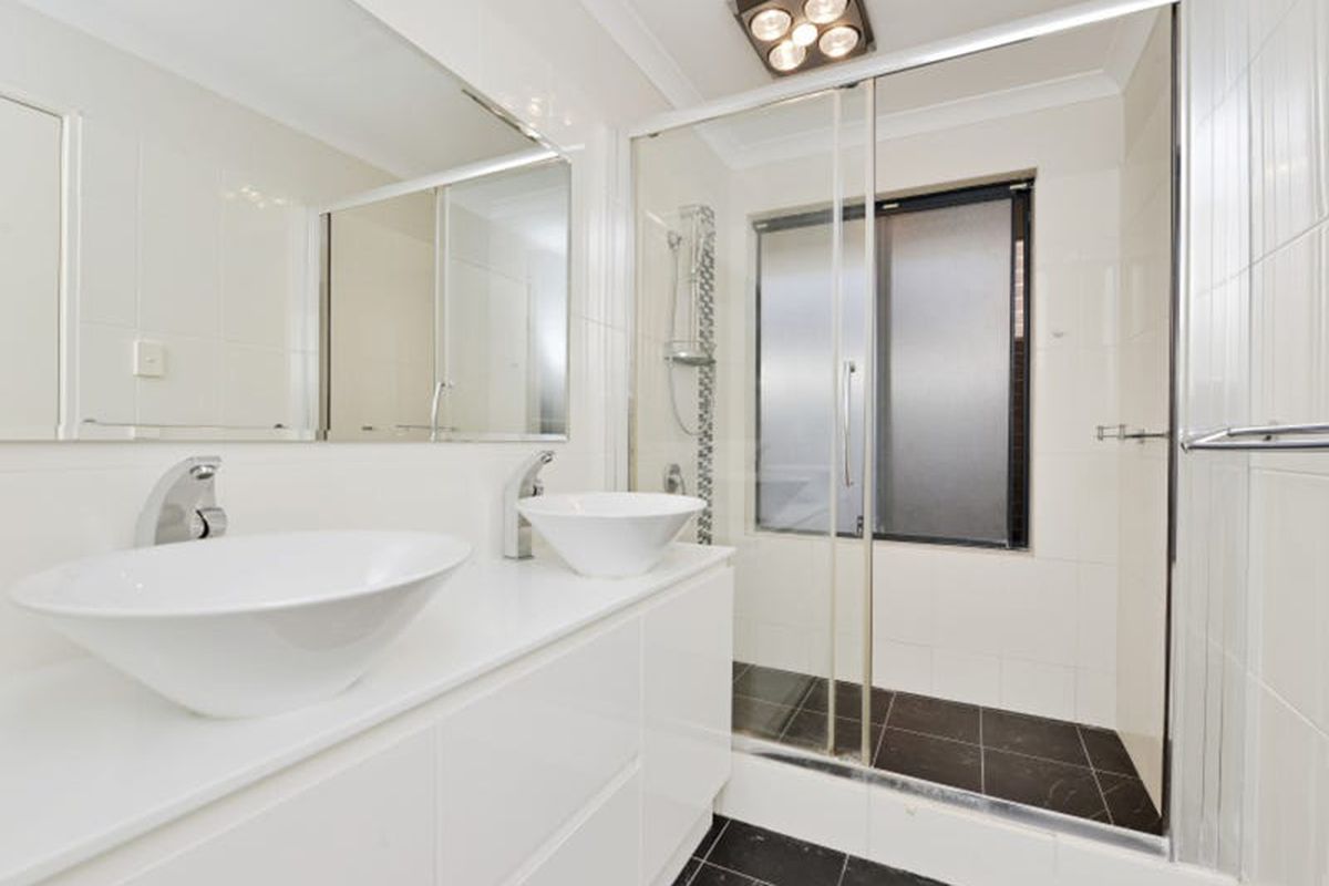 7 Jamaica Crossing, Langford